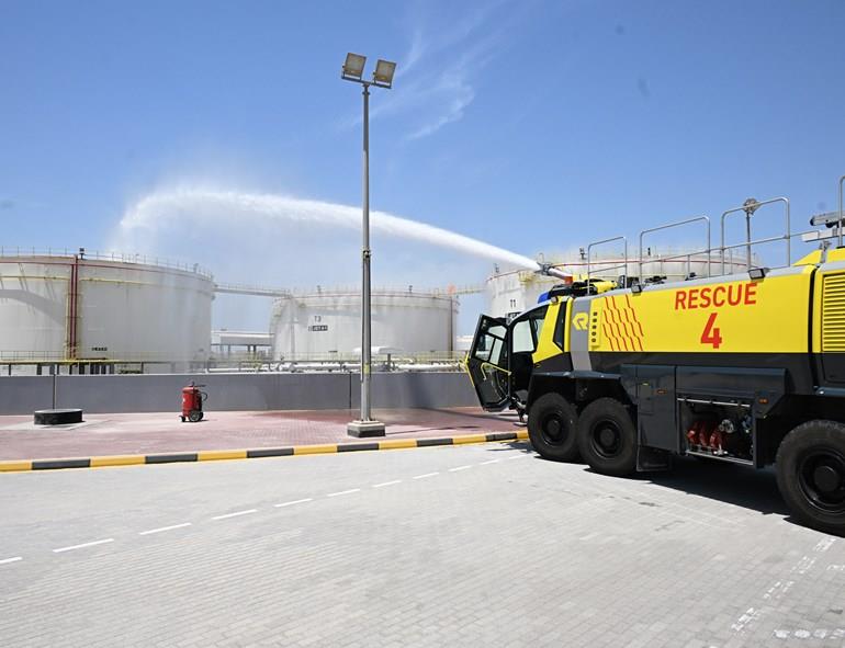 تنفيذ تمرين طوارئ في حقل وقود الطائرات التابع لمطار البحرين الدولي