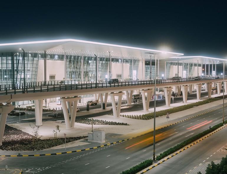 كافة الأنظمة التقنية تسير على أكمل وجه وإلغاء وإعادة جدولة بعض رحلات شركات الطيران راجعة لأسباب أخرى غير مرتبطة بالأنظمة التقنية بالمطار