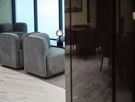 The Pearl Lounge on Arrivals