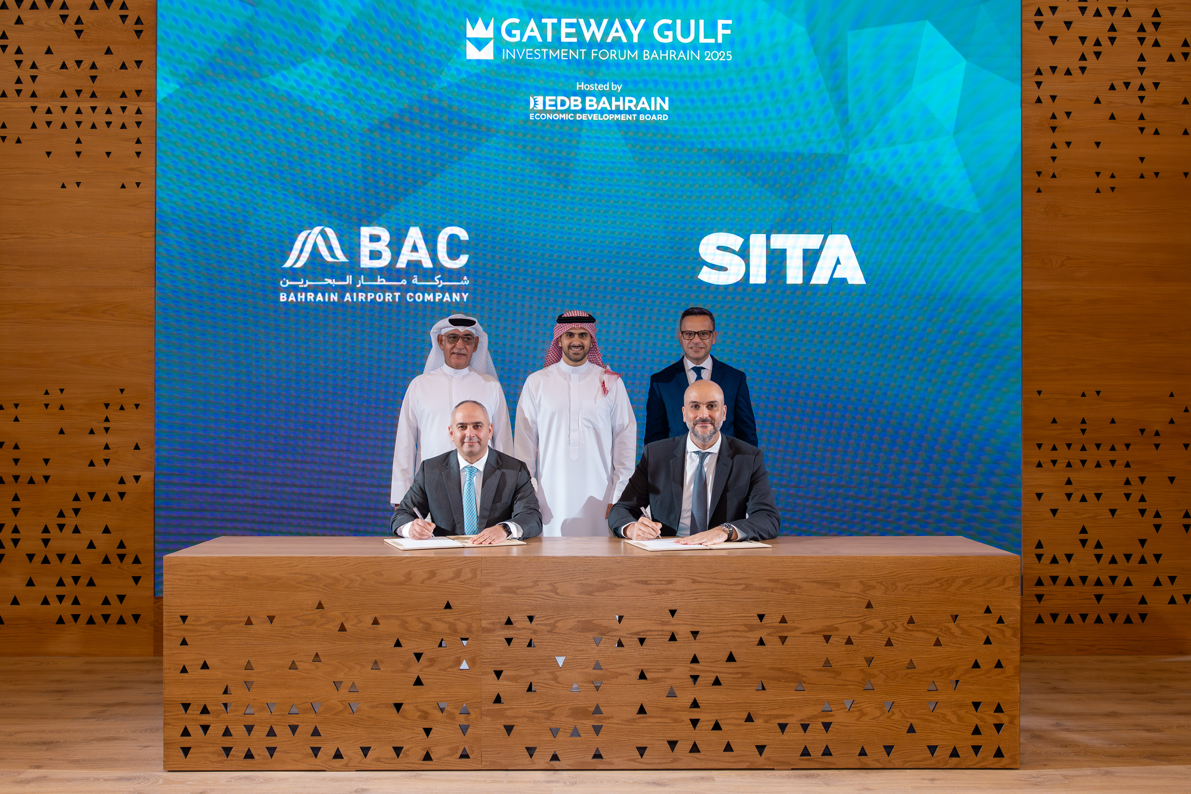 على هامش منتدى بوابة الخليج شركة مطار البحرين تعلن عن استعدادها لتجديد شراكتها مع سيتا