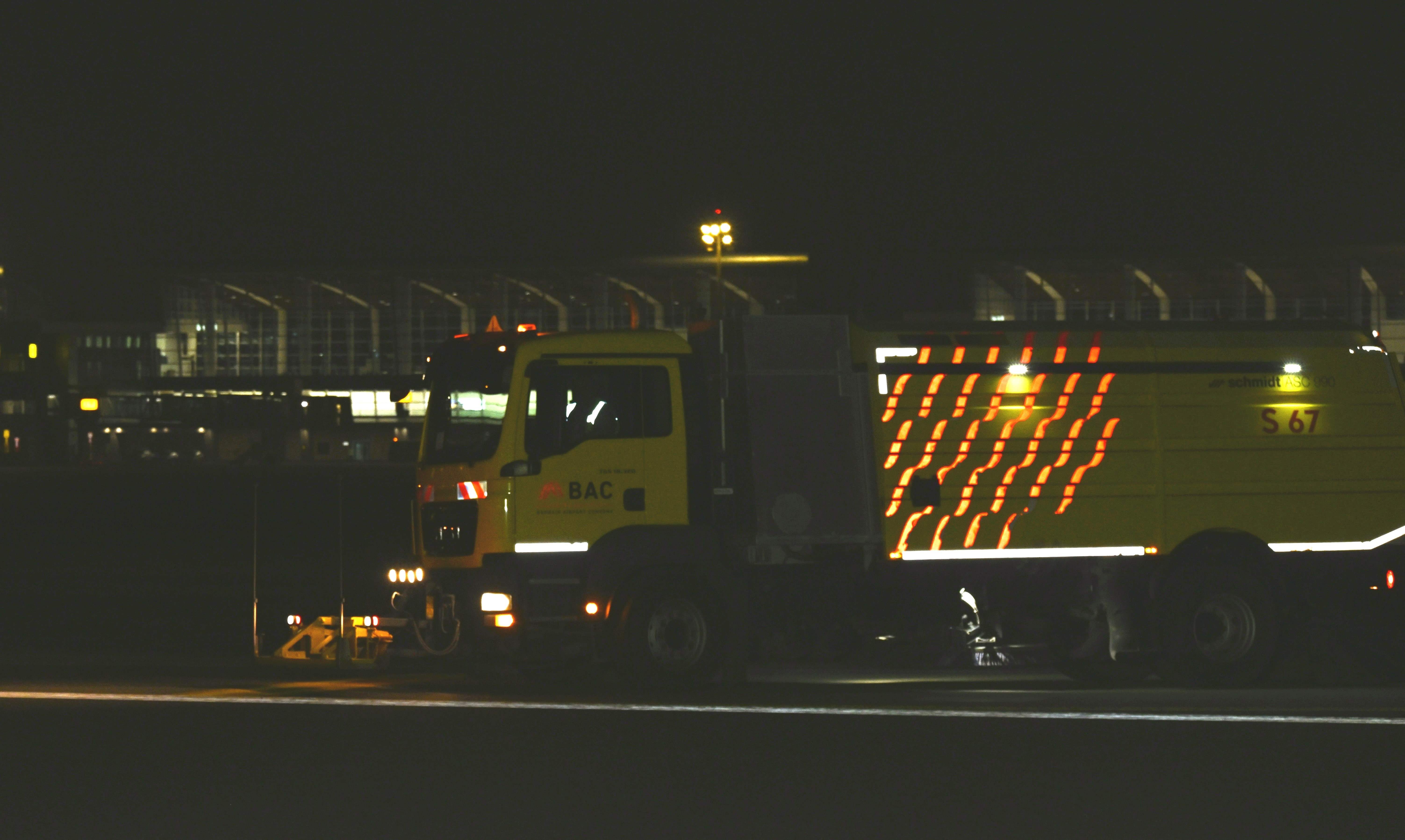 شركة مطار البحرين تستكمل أول صيانة للمدرج في عام 2025