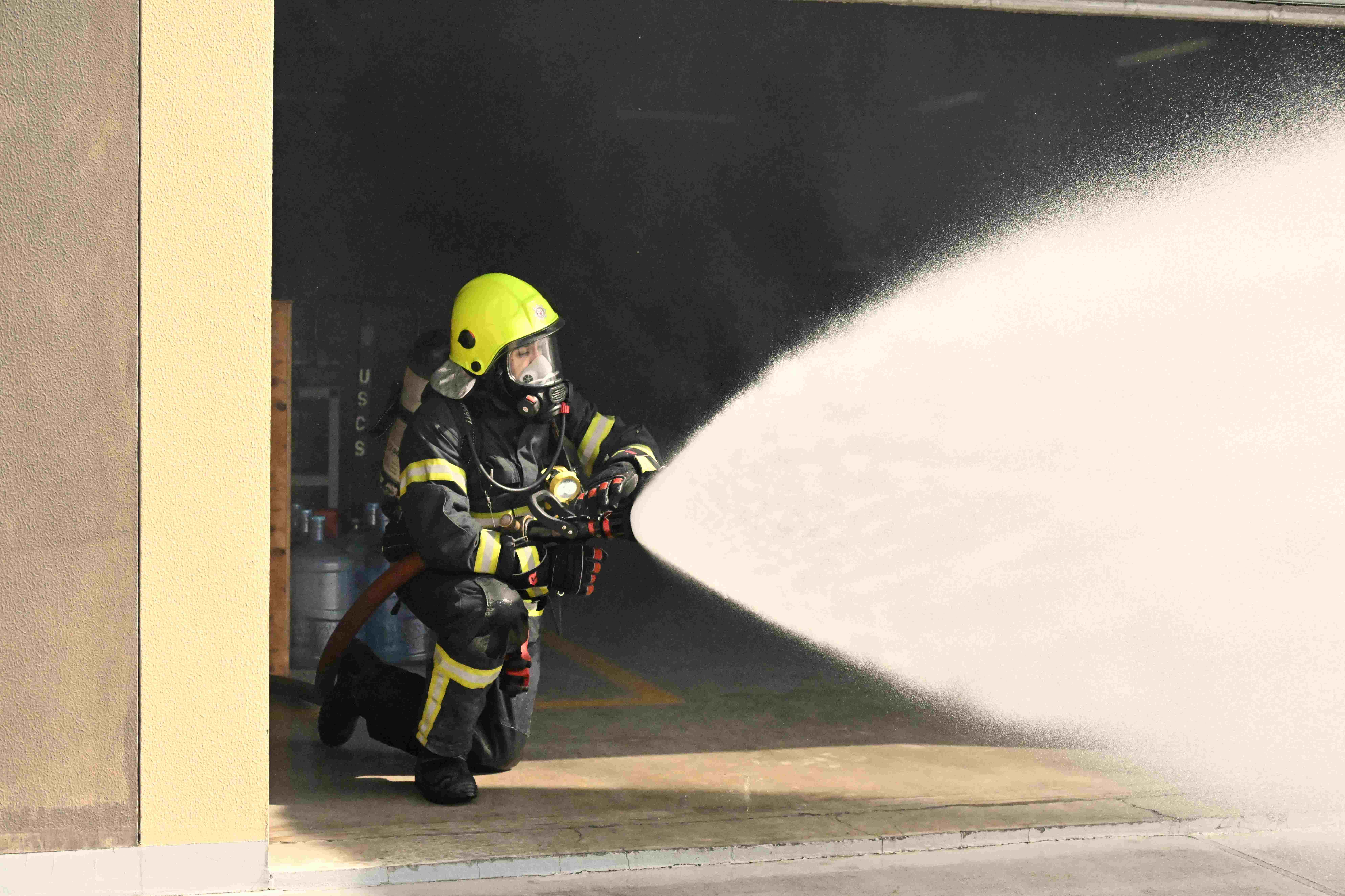 شركة مطار البحرين تستكمل تمرين إخلاء طارئ لحالات الحريق بمطار البحرين الدولي