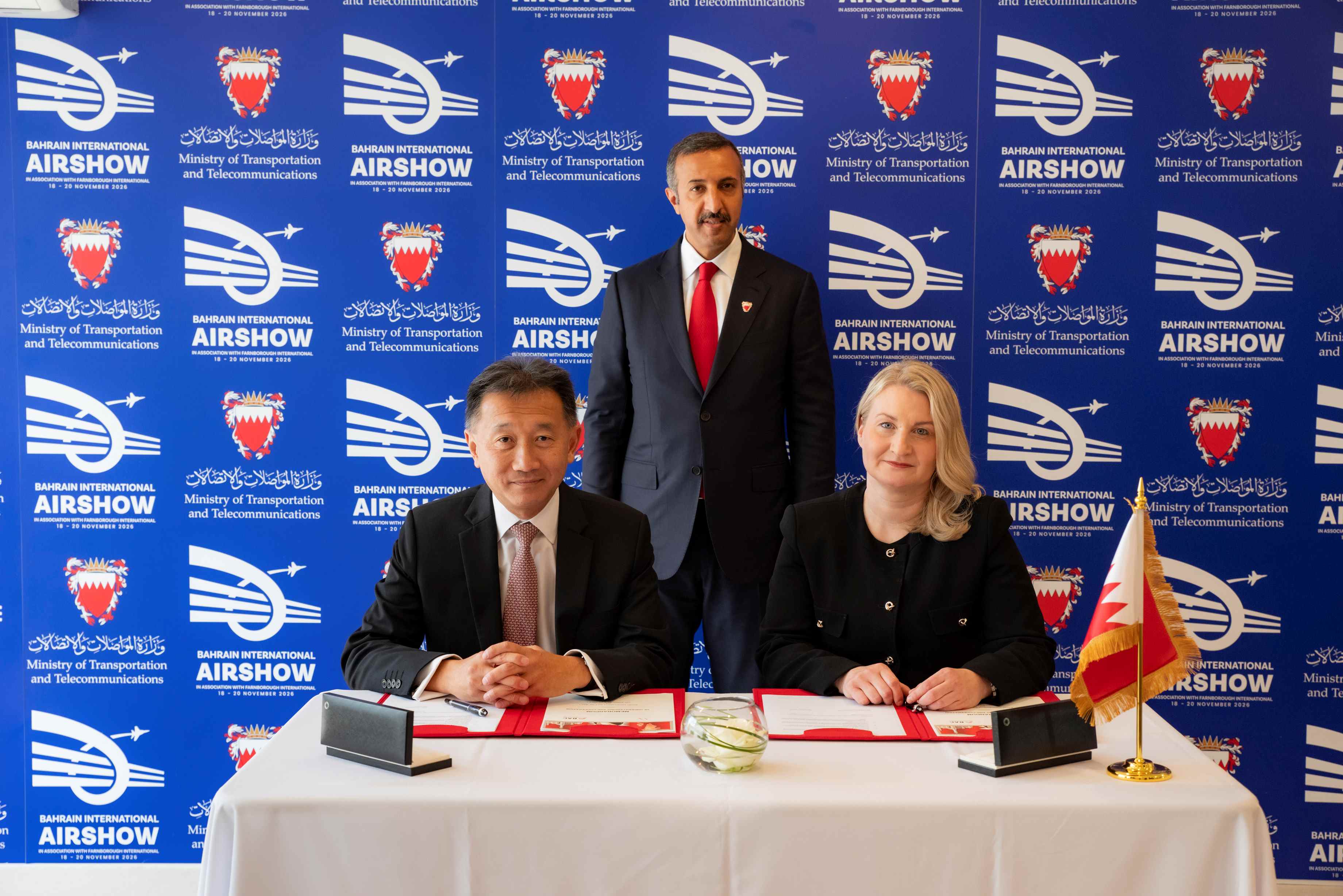 شركة مطار البحرين توقّع مذكرة تفاهم مع شركة "فالو أفييشن” خلال معرض باريس للطيران 2025 تعكس المذكرة التزام شركة مطار البحرين بدعم الشركاء عبر بنية تحتية مصممة خصيصًا لاحتياجاتهم التشغيلية